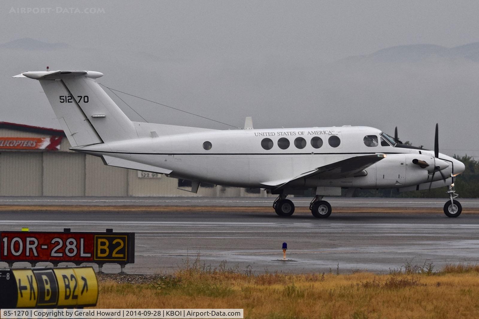 85-1270, 1985 Beech C-12T Huron C/N BP-061, Take off run on RWY 10R.