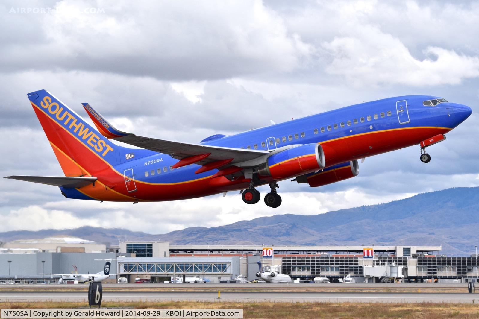 N750SA, 1999 Boeing 737-7H4 C/N 29802, Departing RWY 10R.