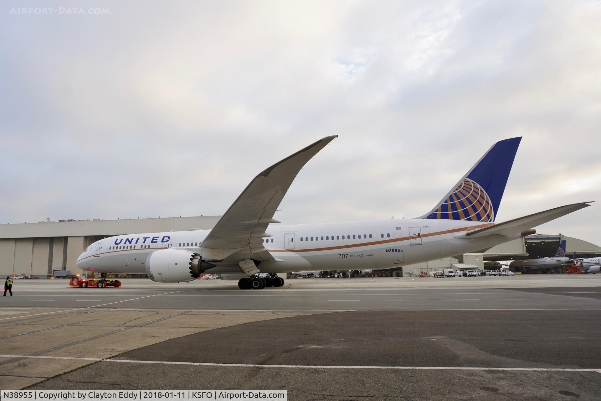 N38955, 2015 Boeing 787-9 Dreamliner C/N 37814, SFO 2018.