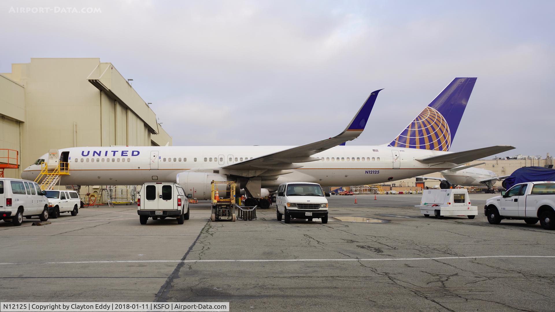N12125, 1998 Boeing 757-224 C/N 28967, SFO 2018.