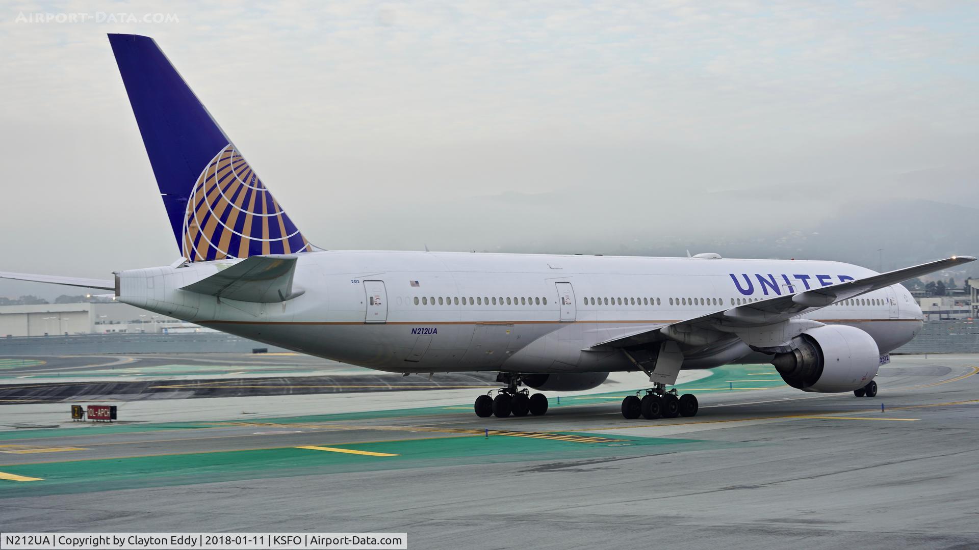 N212UA, 2000 Boeing 777-222 C/N 30218, SFO 2018.