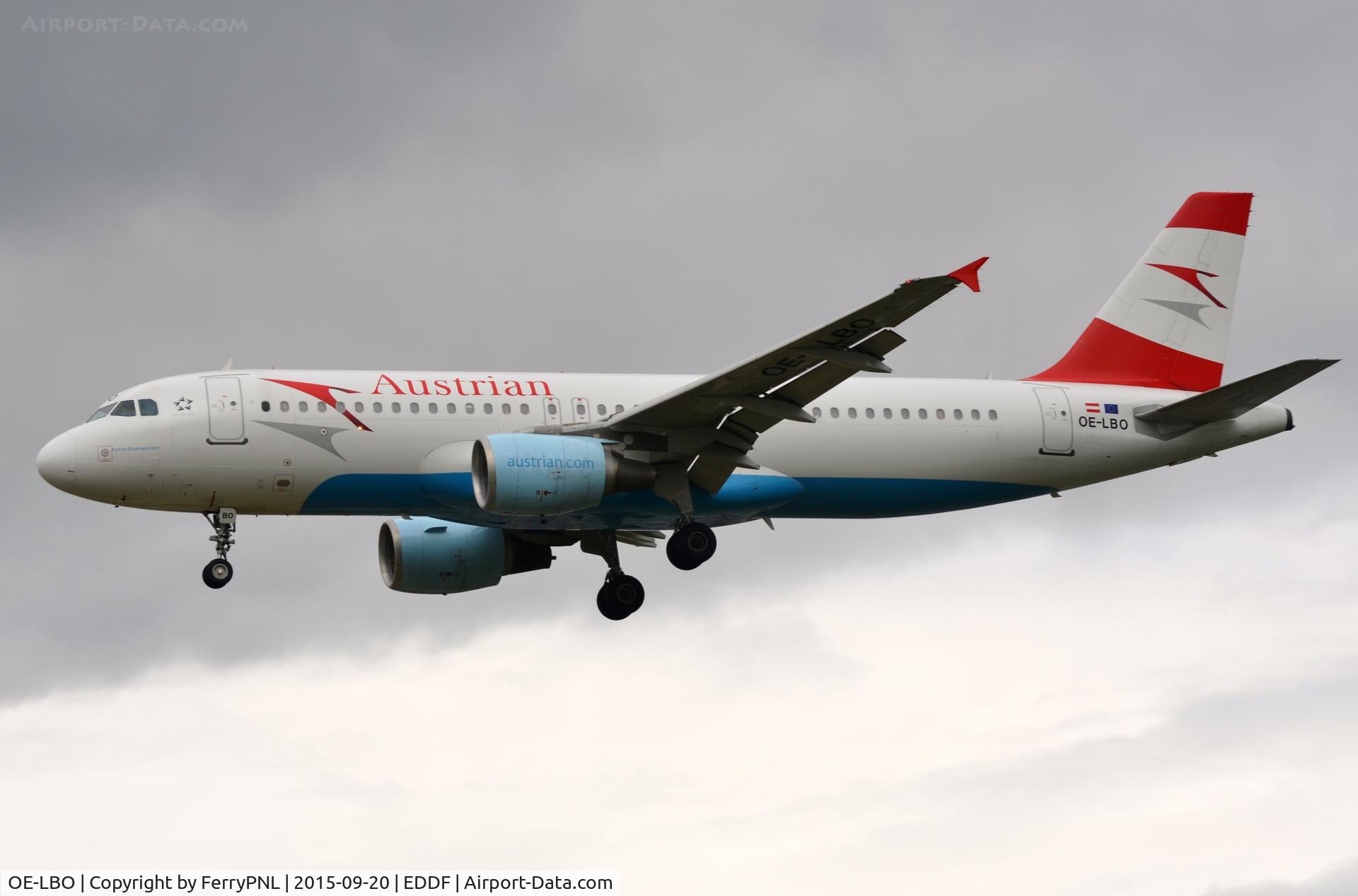 OE-LBO, 1998 Airbus A320-214 C/N 776, Austrian A320 landing in a few shades of grey.