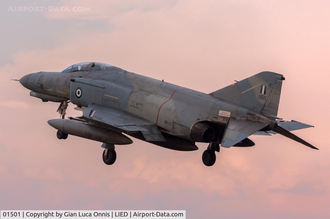 01501, 1974 McDonnell Douglas F-4E AUP Phantom II C/N 4443, LANDING