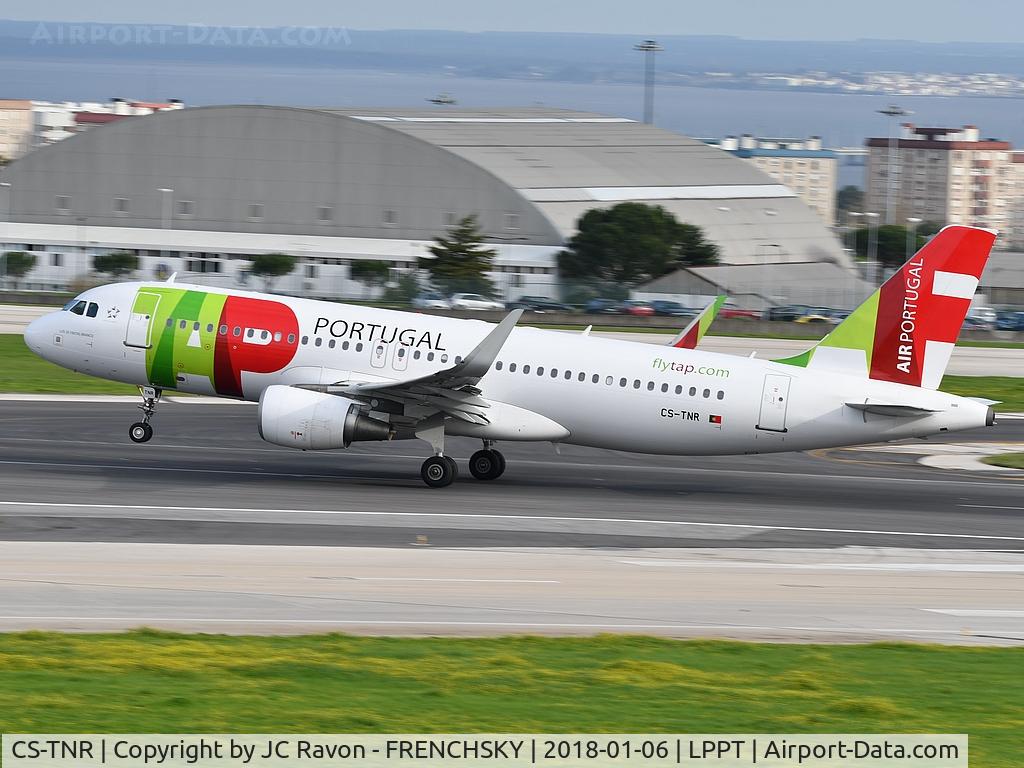 CS-TNR, 2009 Airbus A320-214 C/N 3883, 
