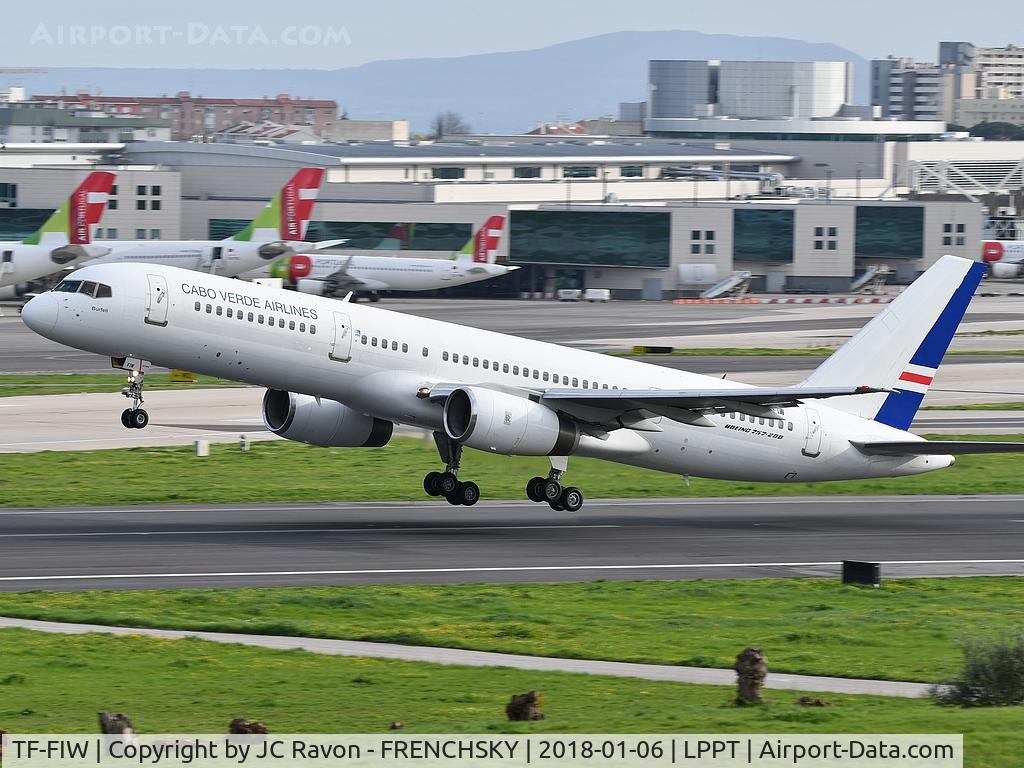 TF-FIW, 1990 Boeing 757-27B/ER C/N 24838, TACV Cabo Verde Airlines VR601 to Espargos (SID)