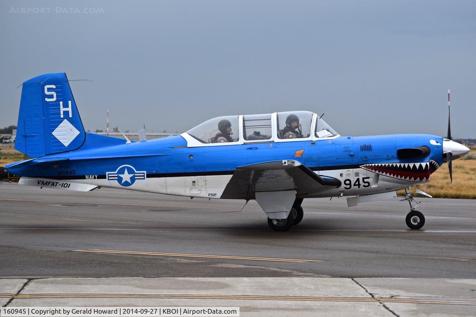 160945, 1973 Beech T-34C Turbo Mentor C/N GL-131, Taxiing on Bravo for RWY 28L. VMFAT-101 