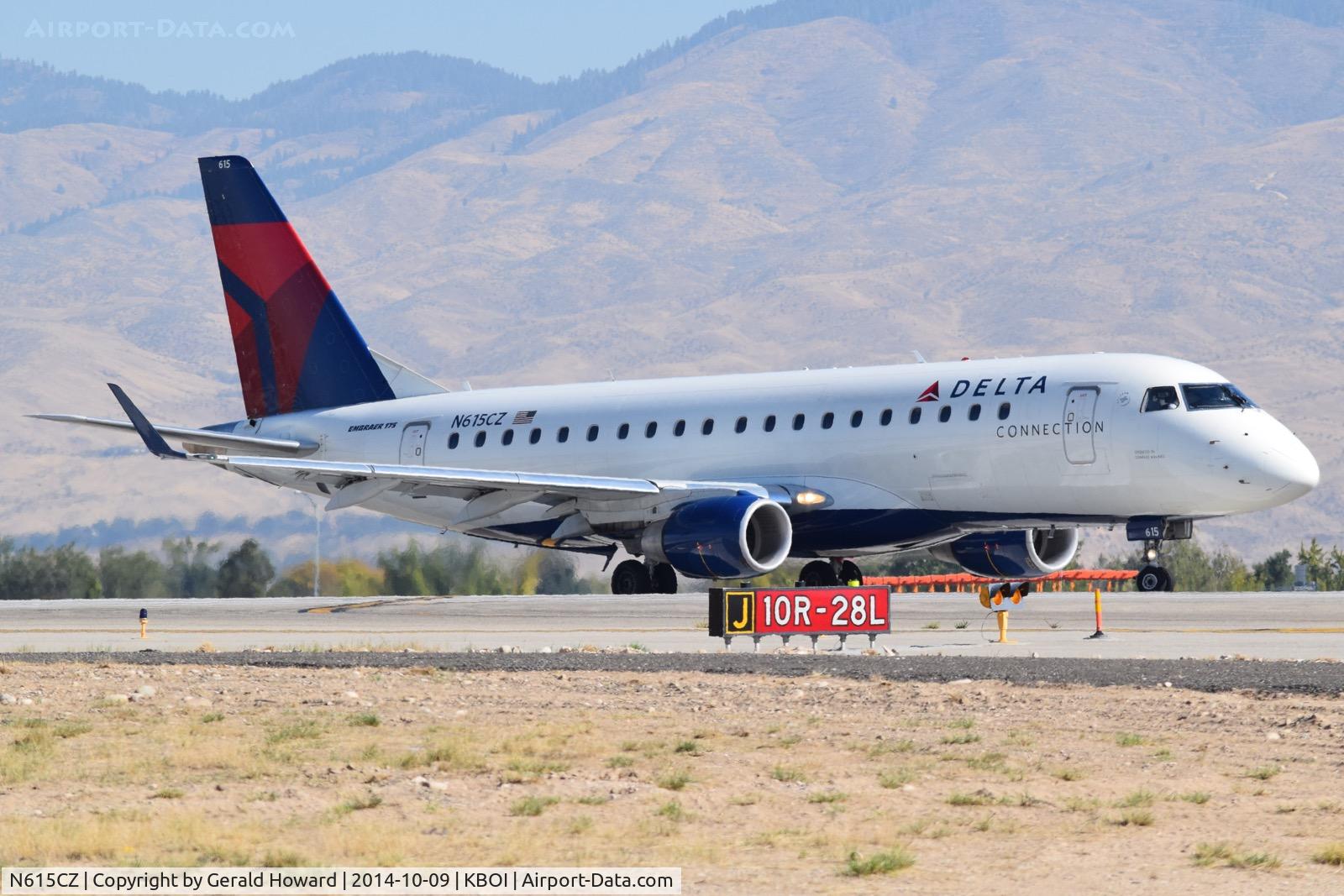 N615CZ, 2008 Embraer 175LR (ERJ-170-200LR) C/N 17000207, Turning onto RWY 10R.