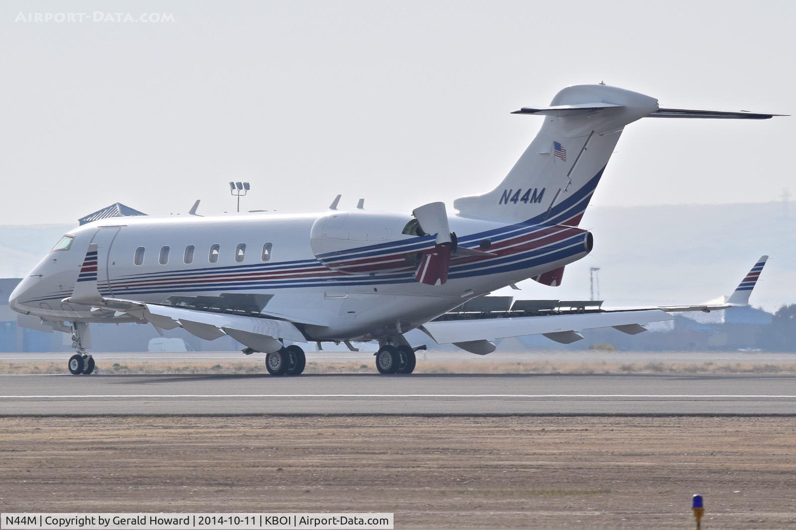 N44M, 2014 Bombardier Challenger 300 (BD-100-1A10) C/N 20450, Landing roll out on RWY 10L.