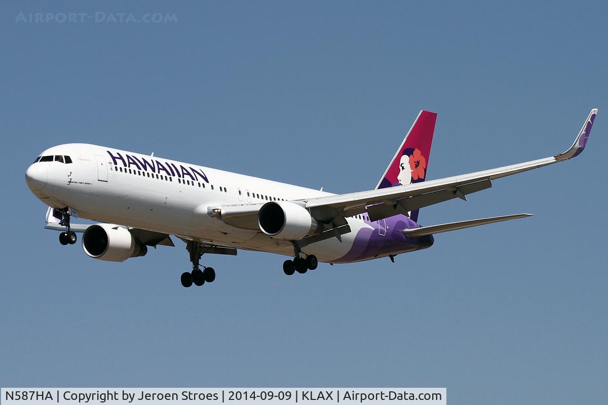 N587HA, 2002 Boeing 767-33A C/N 33421, KLAX