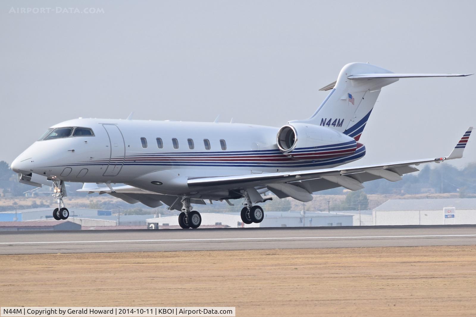 N44M, 2014 Bombardier Challenger 300 (BD-100-1A10) C/N 20450, Landing on RWY 10L.