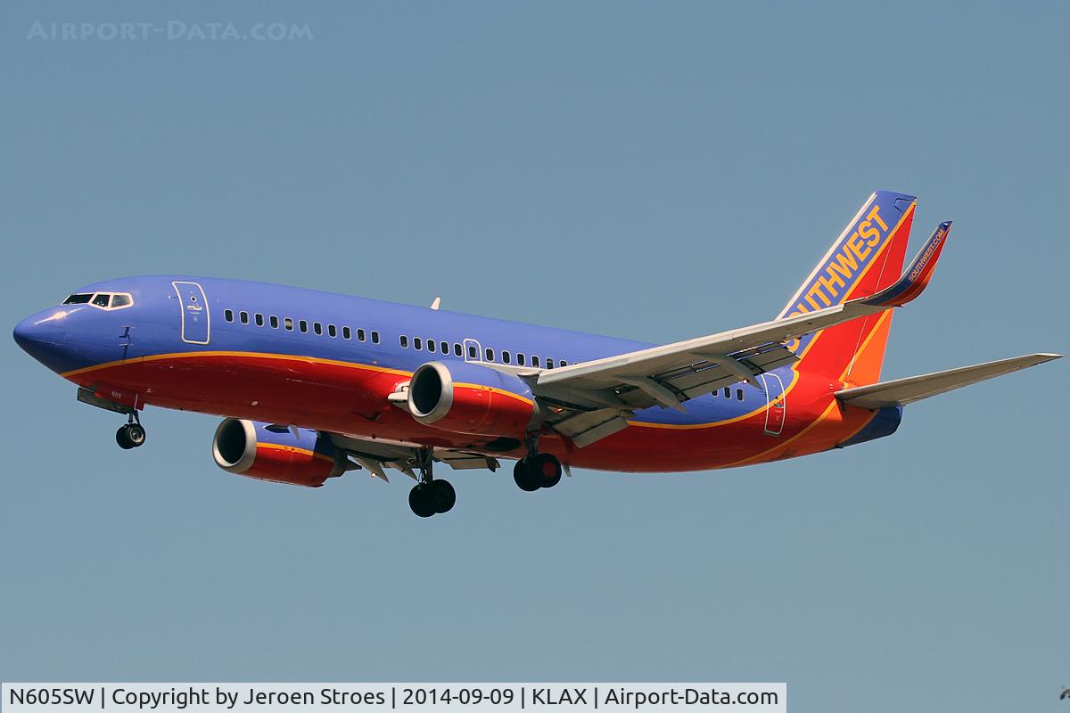 N605SW, 1995 Boeing 737-3H4 C/N 27956, KLAX