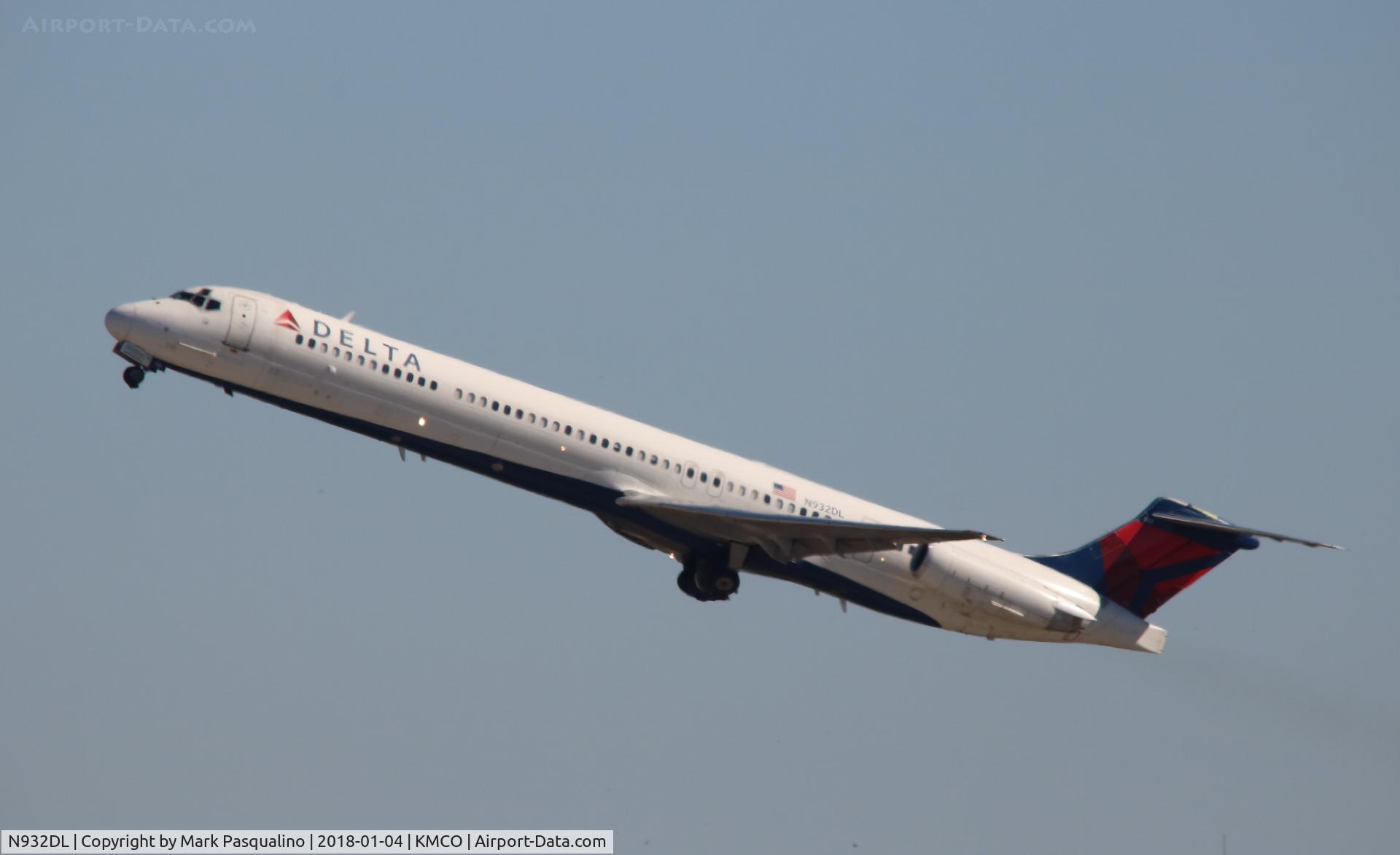 N932DL, 1989 McDonnell Douglas MD-88 C/N 49719, MD-88
