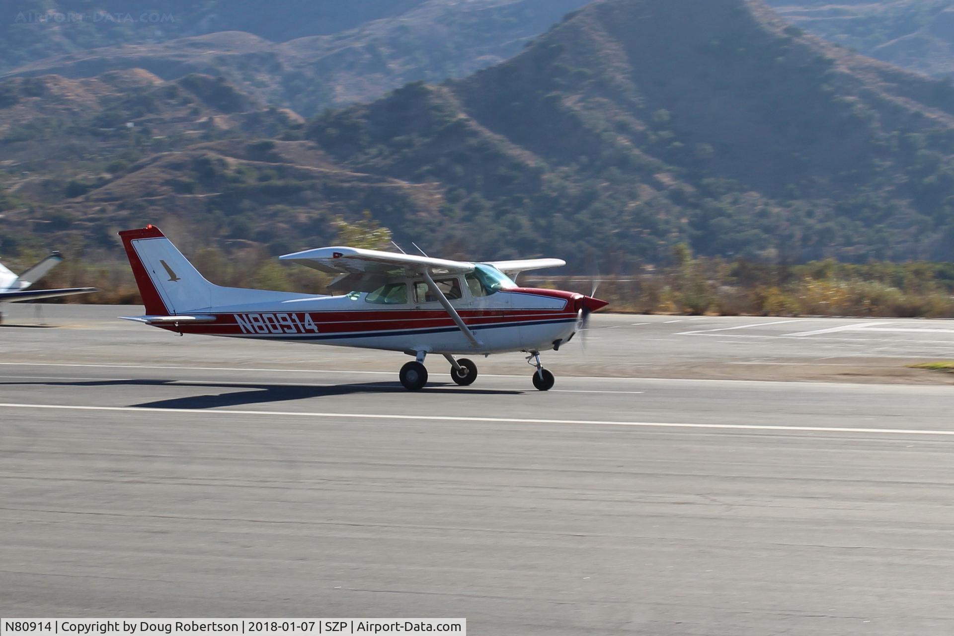 N80914, 1976 Cessna 172M C/N 17266799, 1976 Cessna 172M SKYHAWK, Lycoming O-320-E2D 150 Hp, landing roll Rwy 22