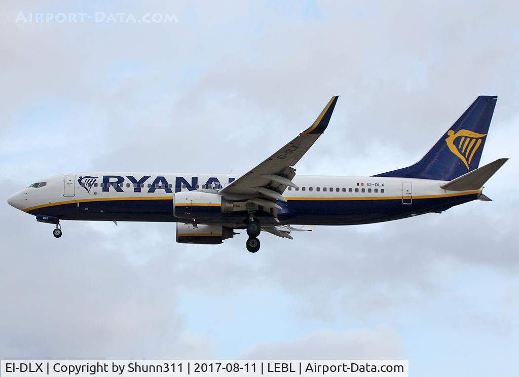 EI-DLX, 2006 Boeing 737-8AS C/N 33600, Landing rwy 25R