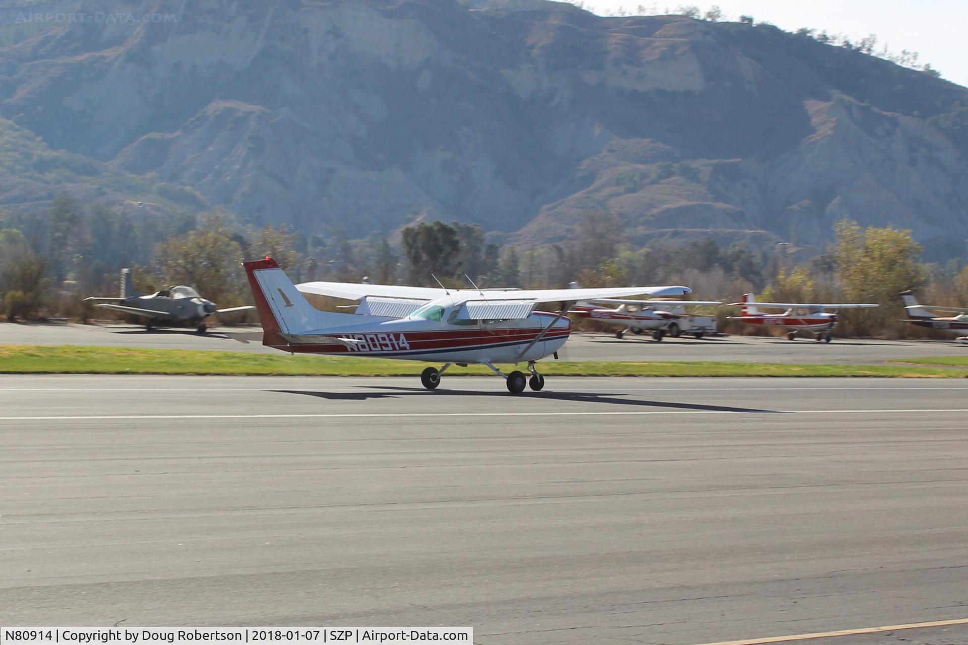 N80914, 1976 Cessna 172M C/N 17266799, 1976 Cessna 172M, SKYHAWK, Lycoming O-320-E2D 150 Hp, landing roll Rwy 22