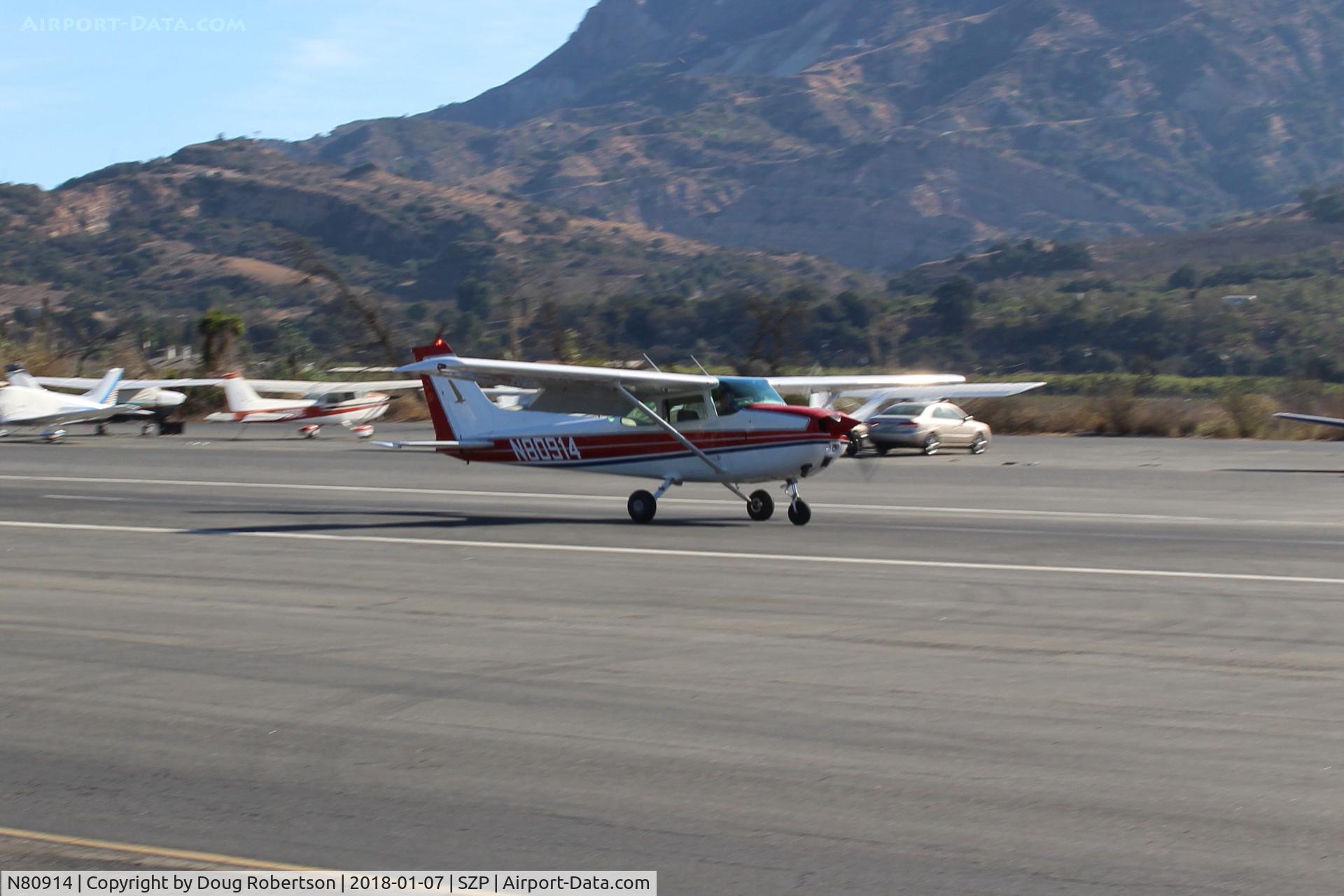 N80914, 1976 Cessna 172M C/N 17266799, 1976 Cessna 172M SKYHAWK, Lycoming O-320-E2D 150 Hp, landing roll Rwy 22