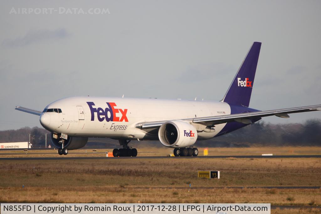 N855FD, 2010 Boeing 777-FS2 C/N 37726, Take off