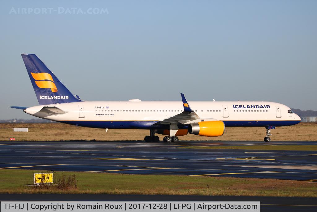 TF-FIJ, 1991 Boeing 757-208 C/N 25085, Taxiing