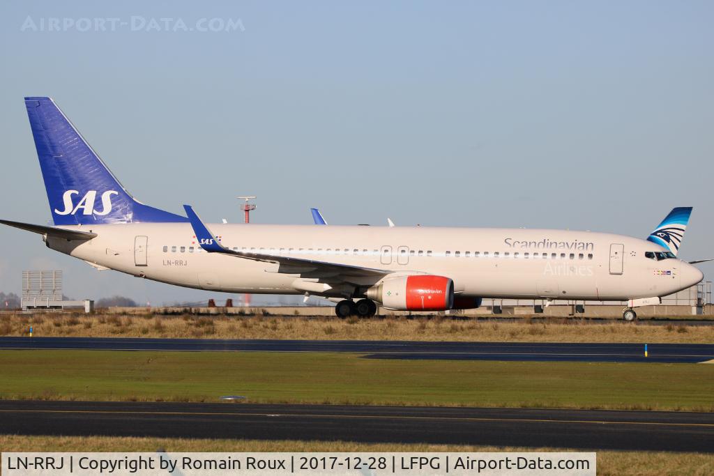 LN-RRJ, 2009 Boeing 737-883 C/N 34547, Taxiing
