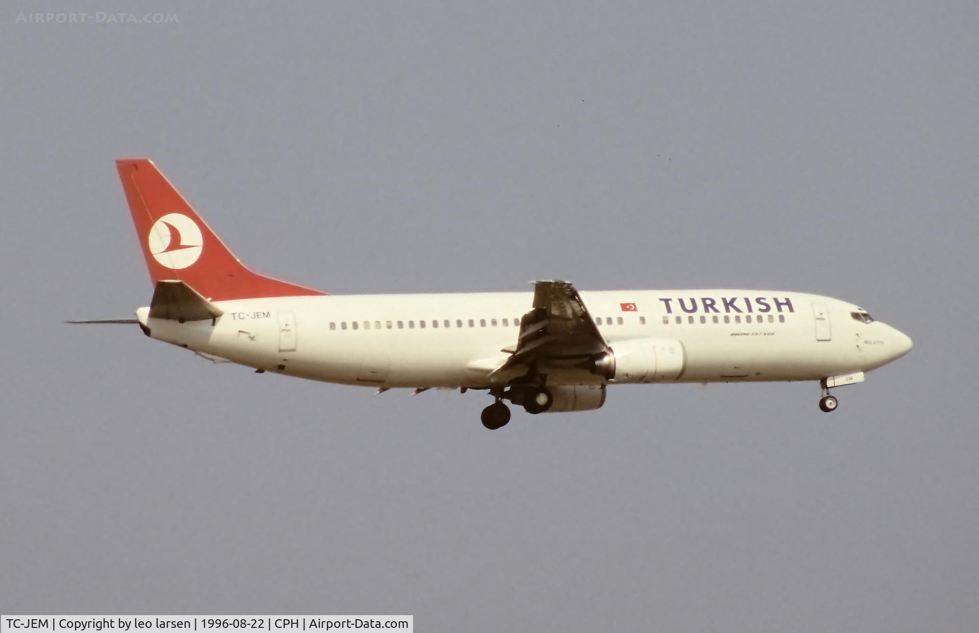TC-JEM, 1994 Boeing 737-4Q8 C/N 26302, Copenhagen 22.8.1996 app to R-04L