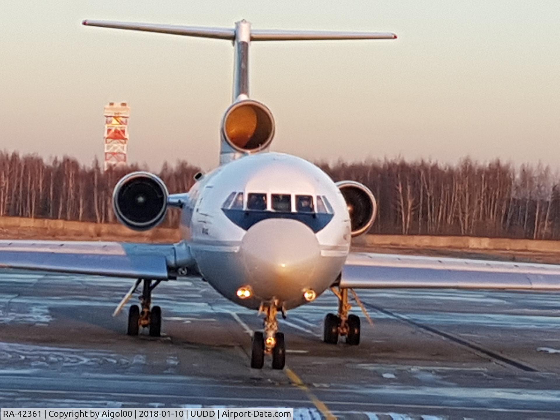 RA-42361, 1988 Yakovlev Yak-42D C/N 4520423811427, Parkingstand near RWY