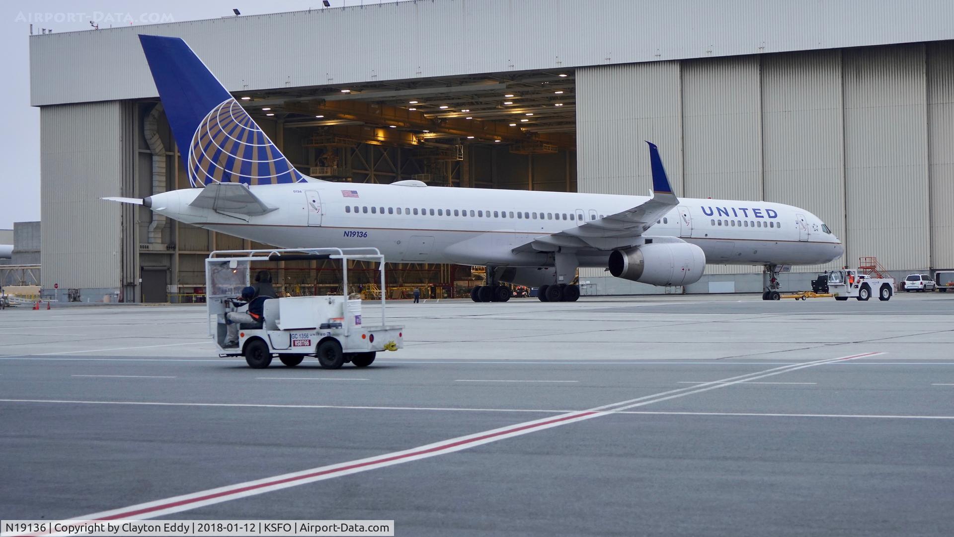 N19136, 1999 Boeing 757-224 C/N 29285, SFO 2018.