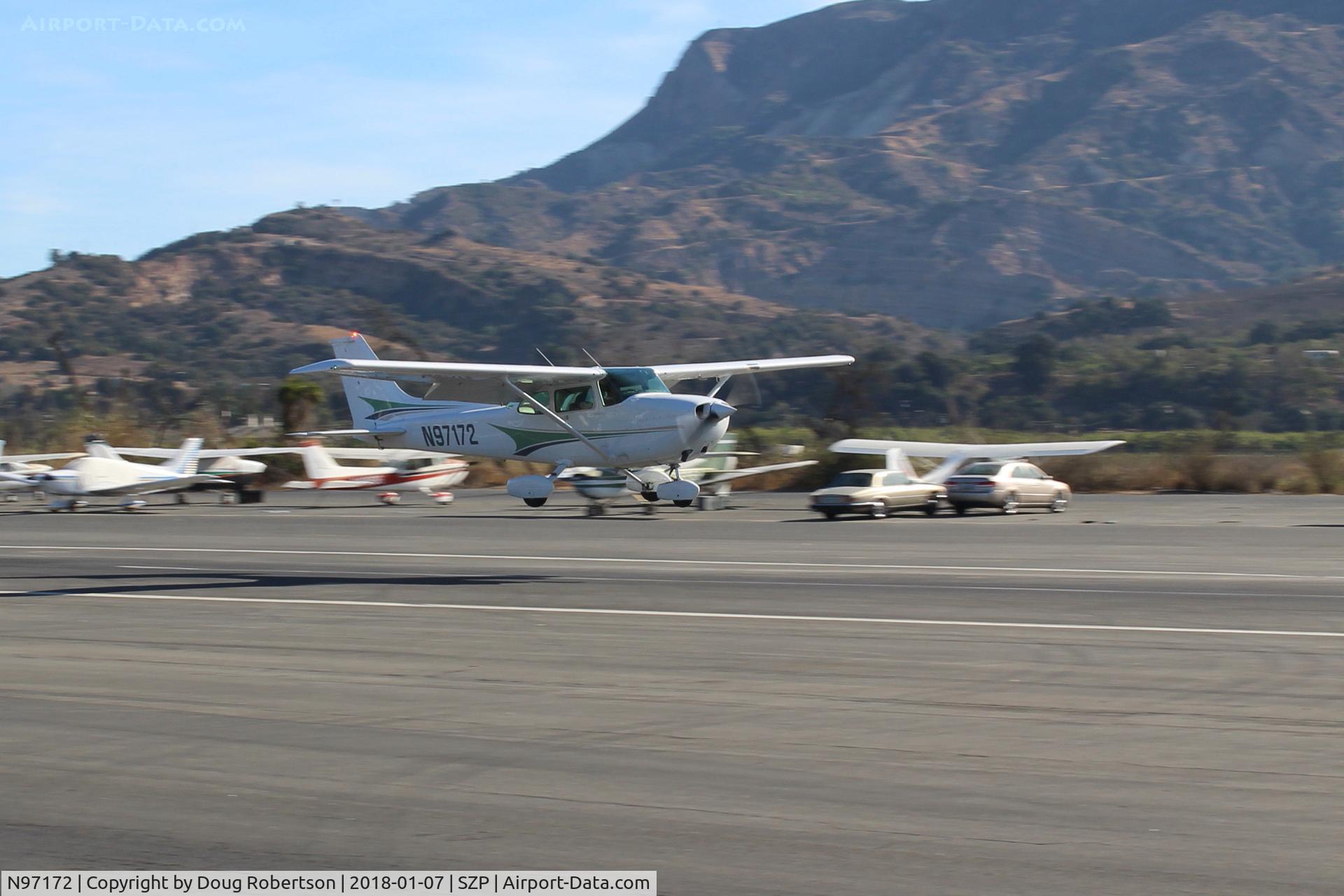 N97172, 1984 Cessna 172P C/N 17276162, 1984 Cessna 172P SKYHAWK, Lycoming O-320-D2J 160 Hp, landing 
Rwy 22