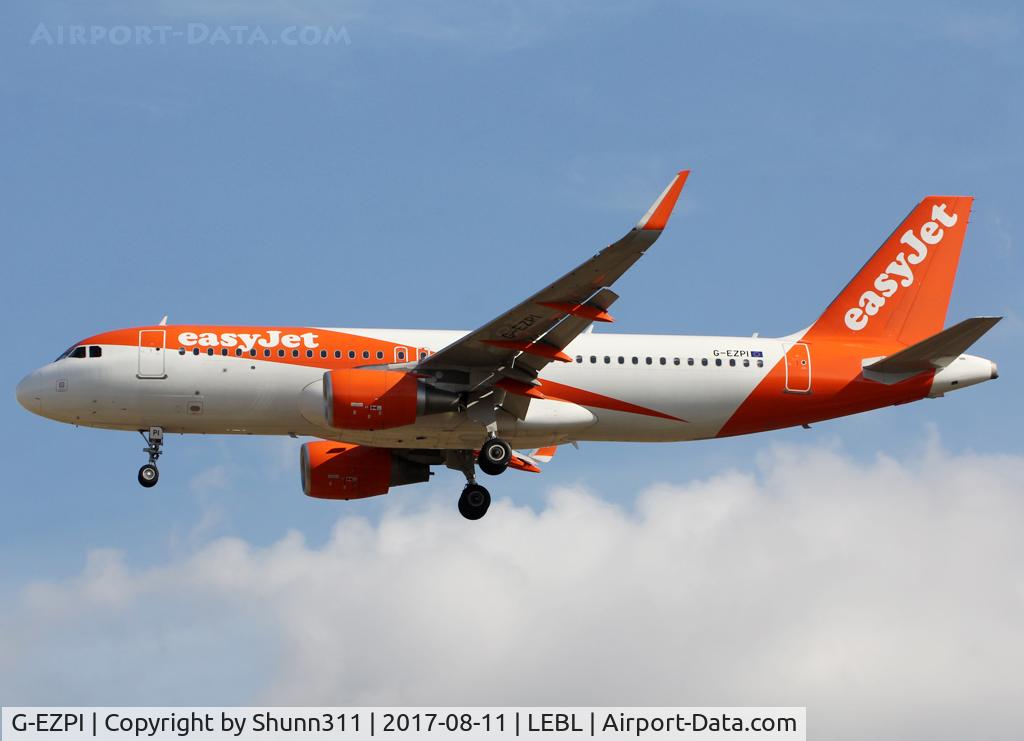 G-EZPI, 2016 Airbus A320-214 C/N 7104, Landing rwy 25R