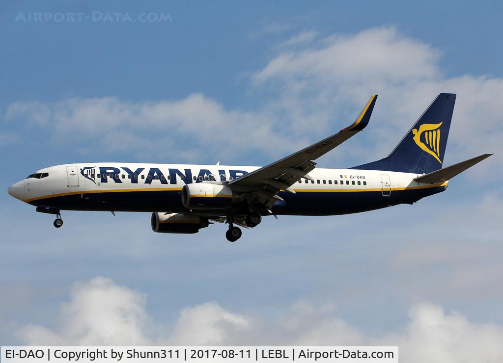 EI-DAO, 2003 Boeing 737-8AS C/N 33550, Landing rwy 25R