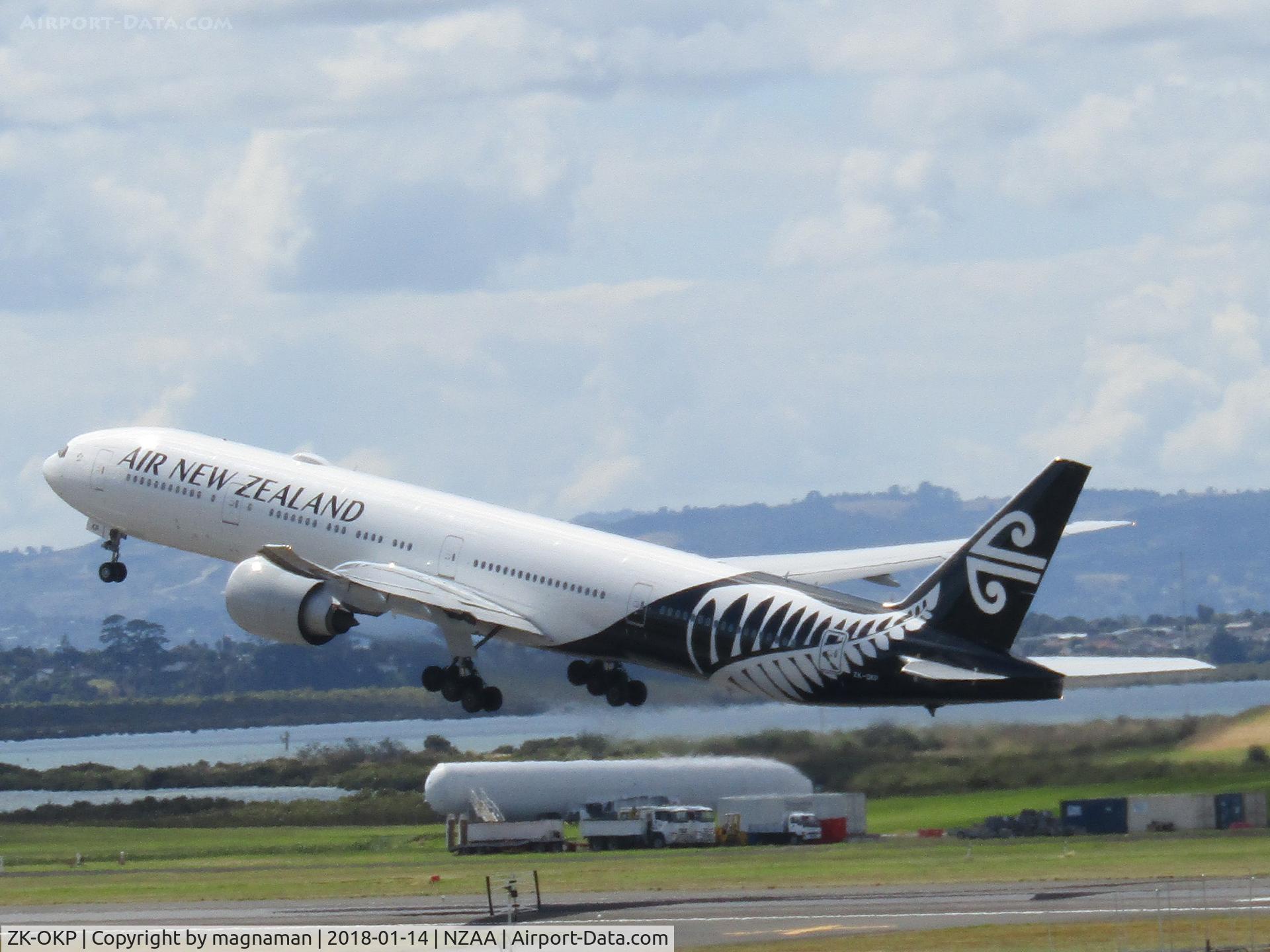 ZK-OKP, 2011 Boeing 777-306/ER C/N 39041, lift off from AKL