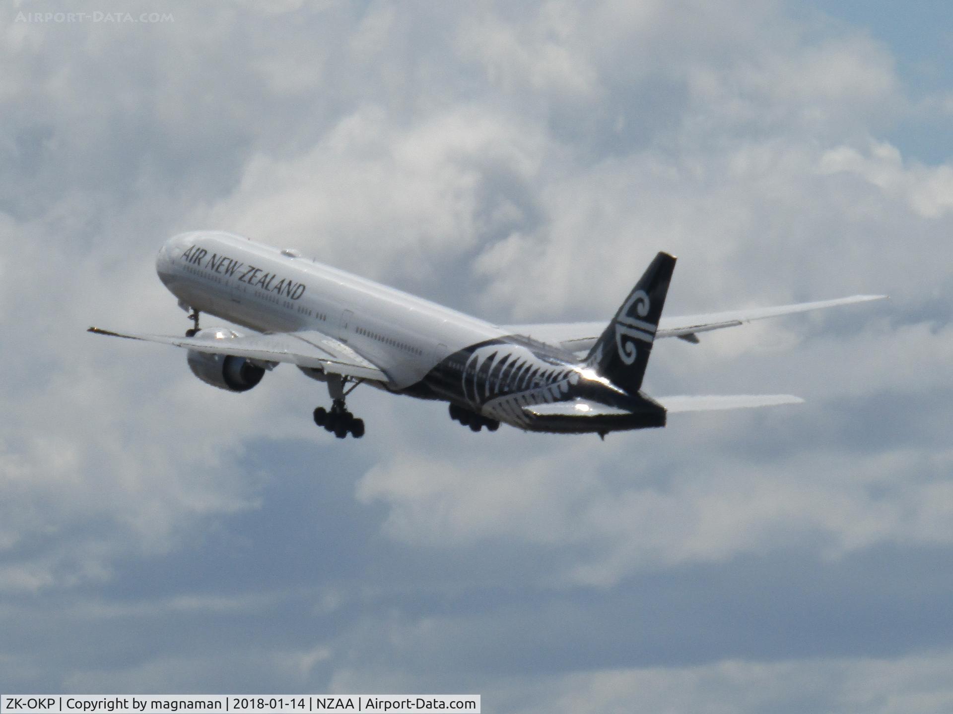 ZK-OKP, 2011 Boeing 777-306/ER C/N 39041, away she goes