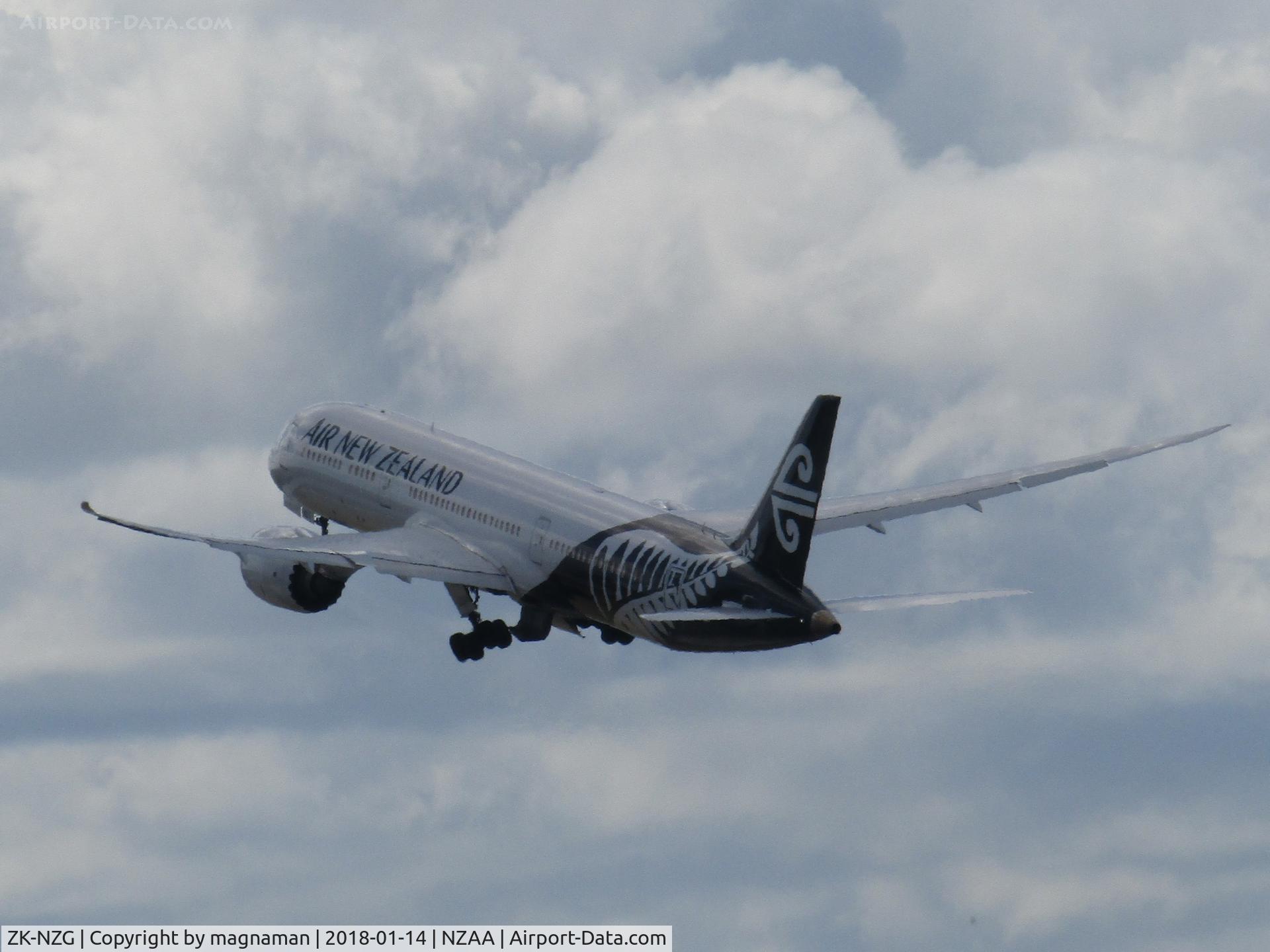ZK-NZG, 2014 Boeing 787-9 Dreamliner Dreamliner C/N 37963, this one is still flying - engines OK