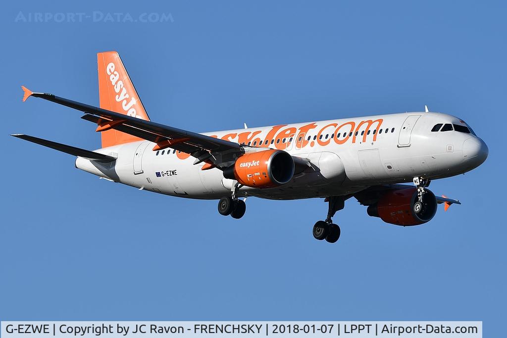 G-EZWE, 2012 Airbus A320-214 C/N 5289, landing runway 03