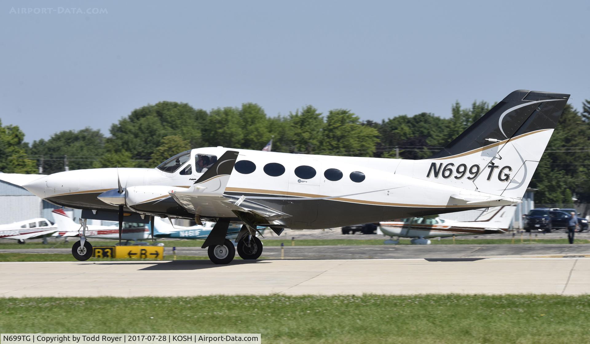 N699TG, 1978 Cessna 414A Chancellor C/N 414A0081, Airventure 2017