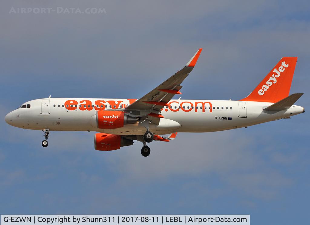 G-EZWN, 2013 Airbus A320-214 C/N 5757, Landing rwy 25R