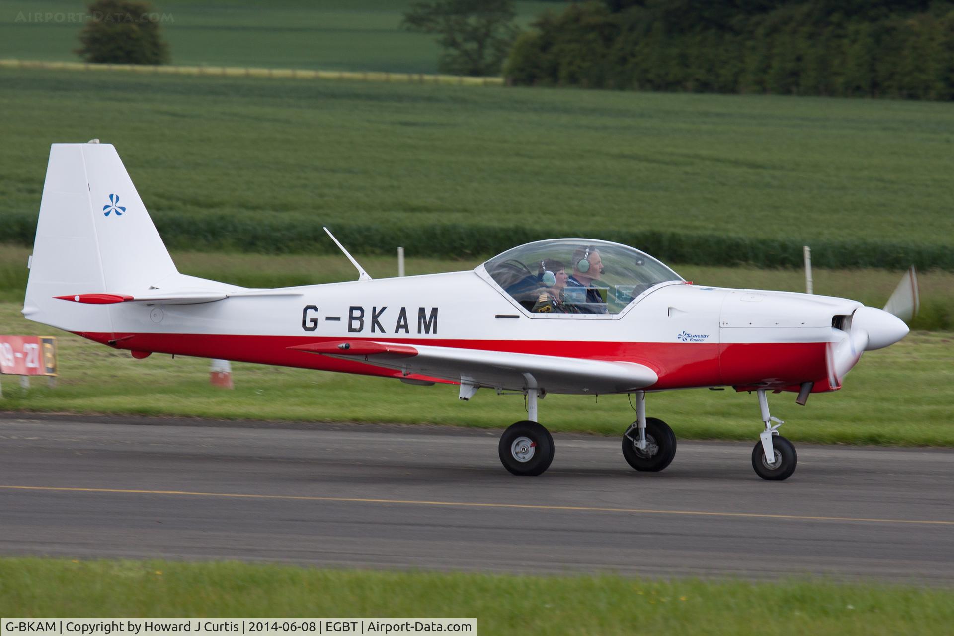 G-BKAM, 1982 Slingsby T-67M Firefly Mk2 C/N 1999, Privately owned.