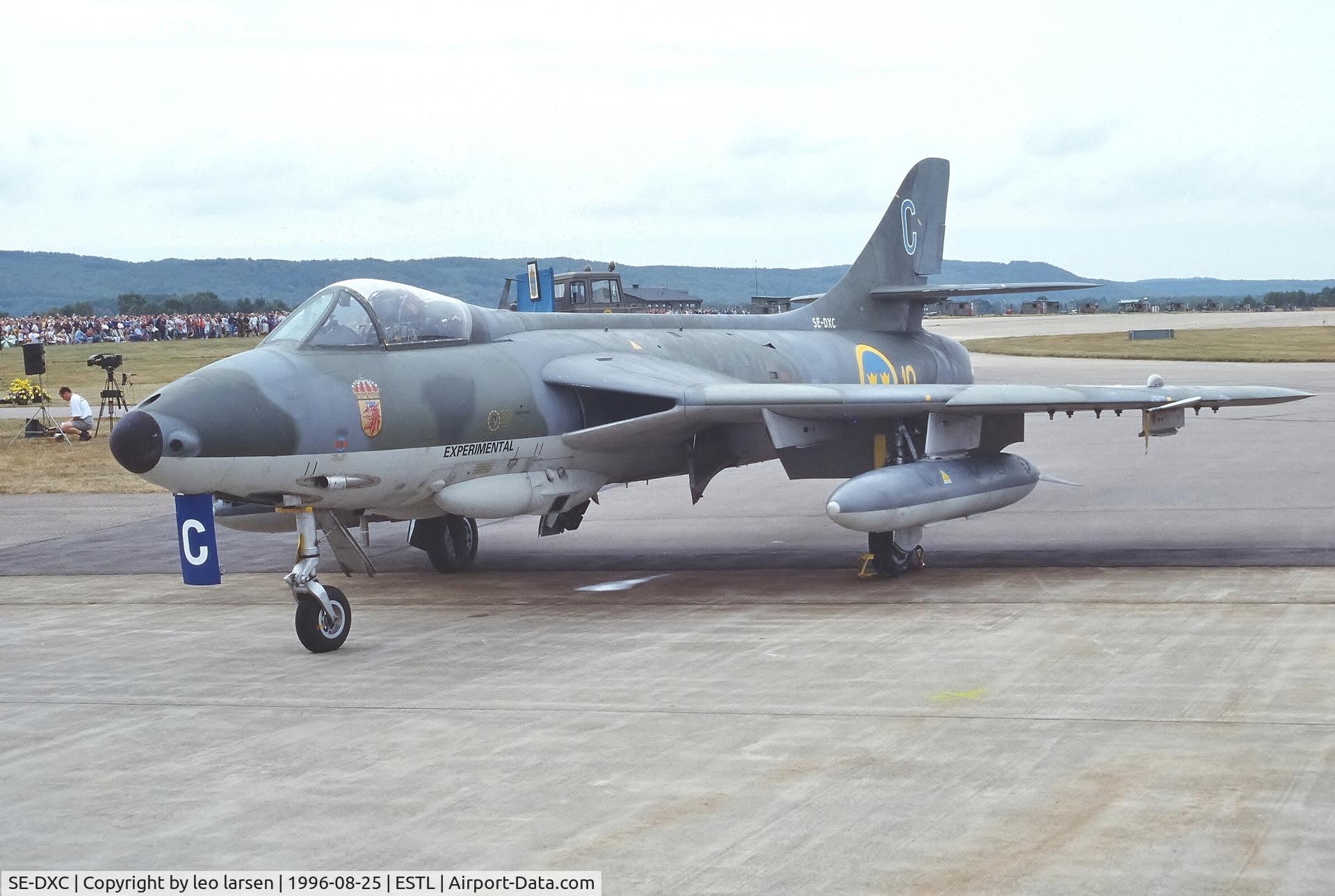 SE-DXC, 1956 Hawker Hunter F.58 C/N 41H-679995, Ljungbyhed F.4 Air Base 25.8.1996