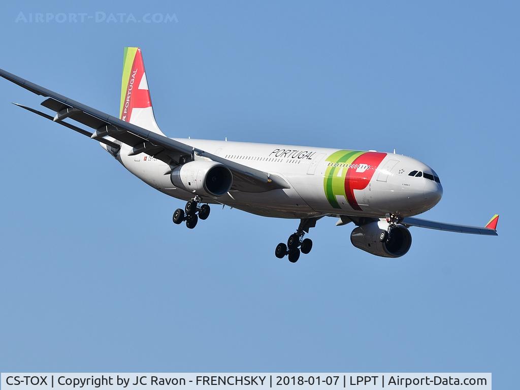 CS-TOX, 2009 Airbus A330-343E C/N 1015, TAP Air Portugal 262 from Toronto landing runway 03