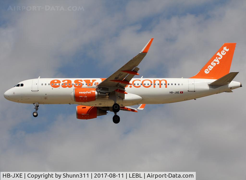 HB-JXE, 2013 Airbus A320-214 C/N 5785, Landing rwy 25R