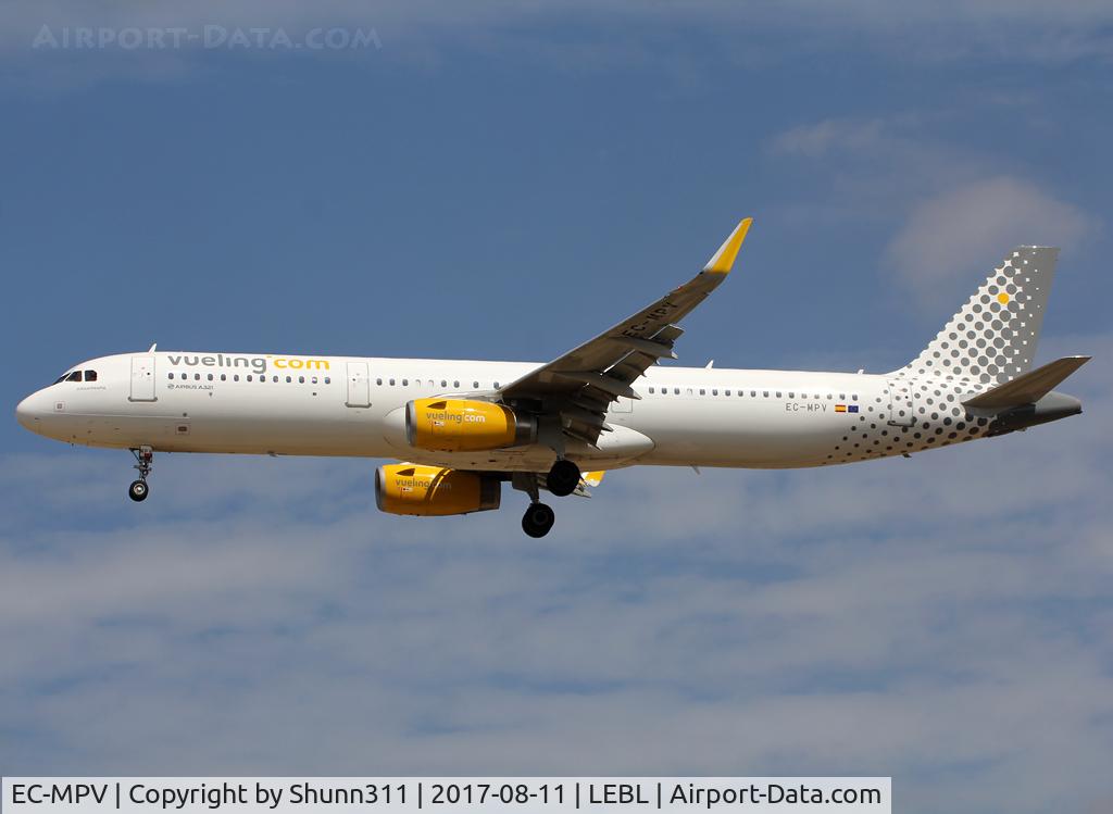 EC-MPV, 2017 Airbus A321-231 C/N 7590, Landing rwy 25R