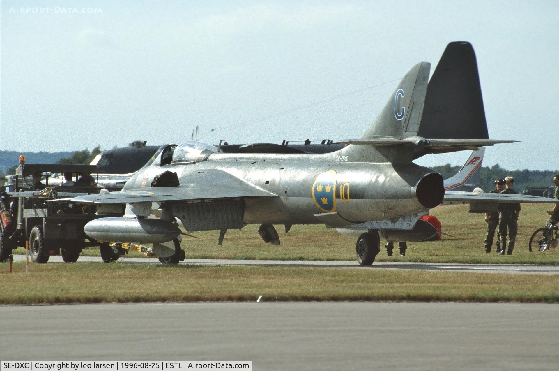 SE-DXC, 1956 Hawker Hunter F.58 C/N 41H-679995, Ljungbyhed F.5 Air Base 25.8.1996
