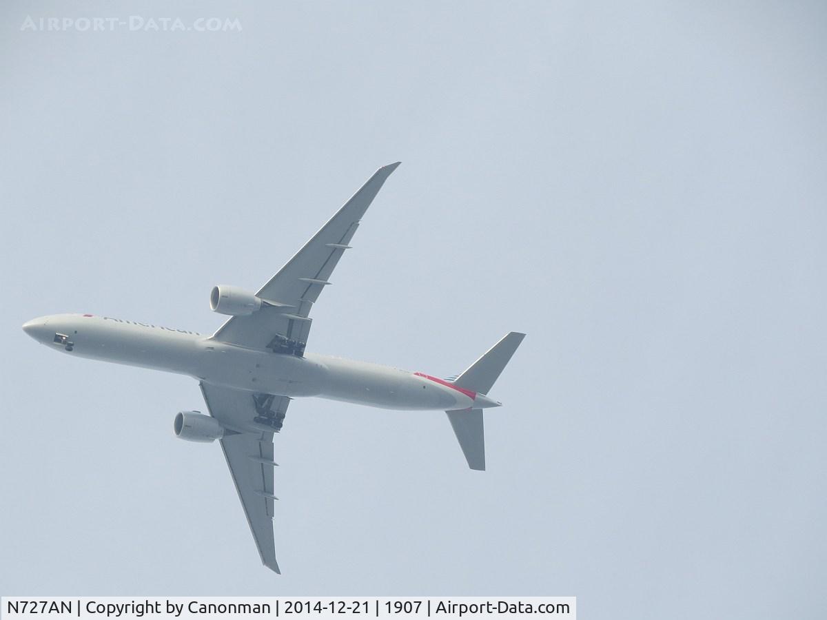 N727AN, 2014 Boeing 777-323/ER C/N 33541, Landing