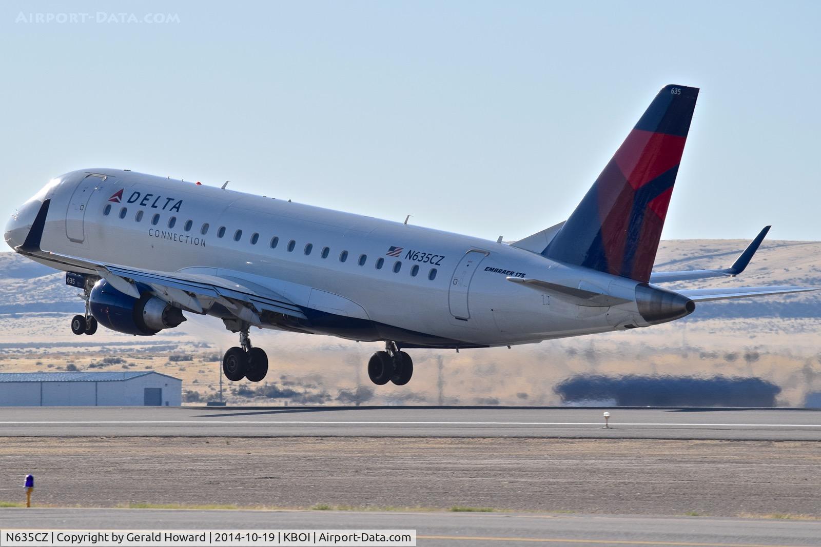 N635CZ, 2008 Embraer 175LR (ERJ-170-200LR) C/N 17000252, Take off from RWY 10L.
