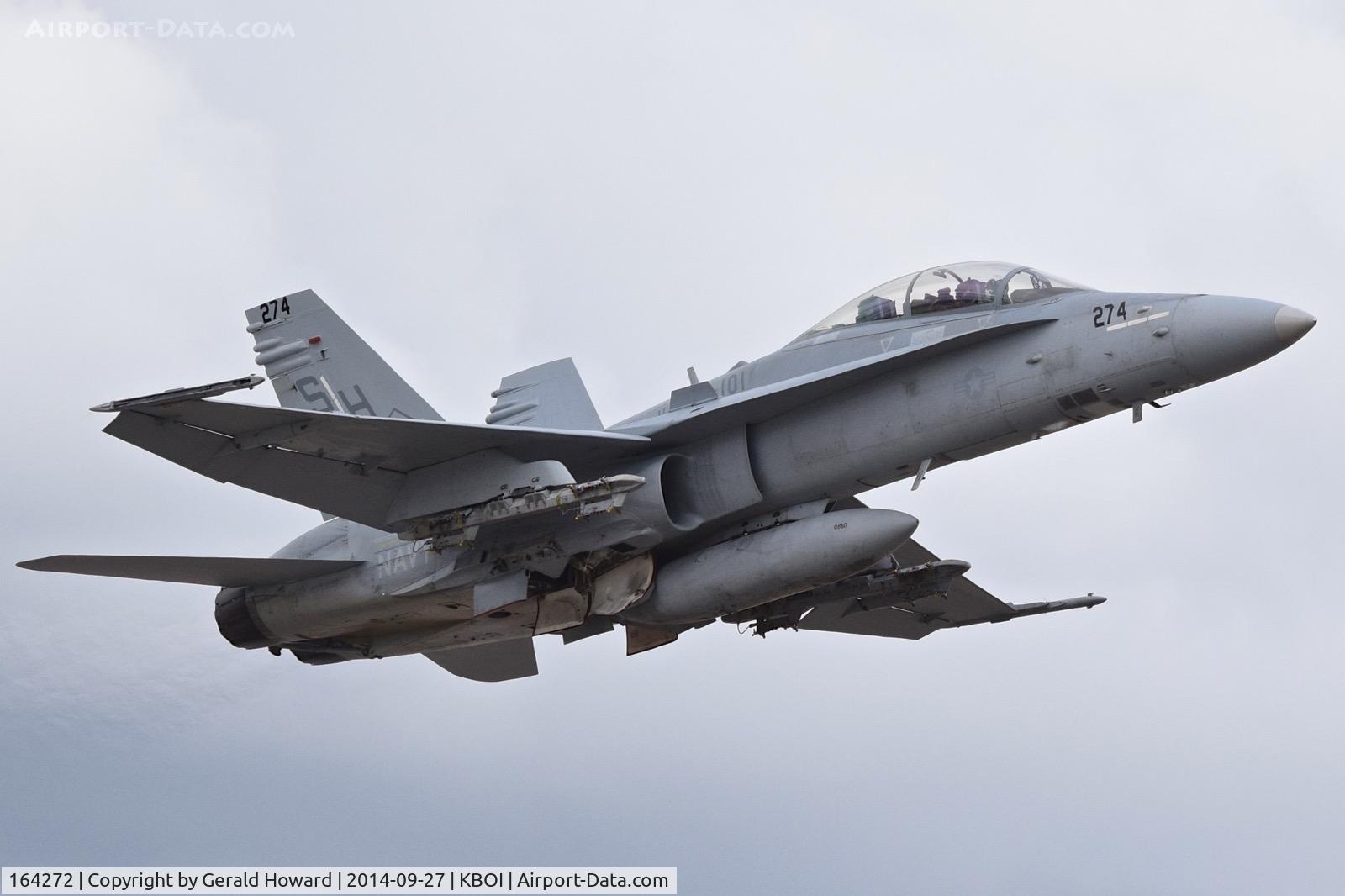 164272, 1991 McDonnell Douglas F/A-18D Hornet C/N 1035/D080, Departure from RWY 10R.  VMFAT-101 