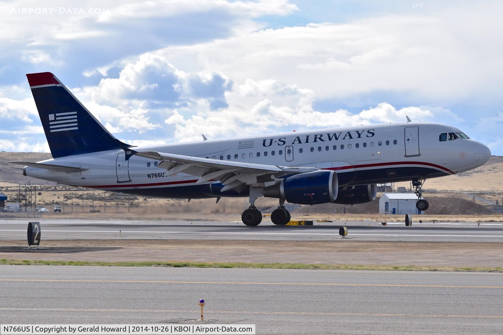 N766US, 2000 Airbus A319-112 C/N 1378, Landing RWY 28R.