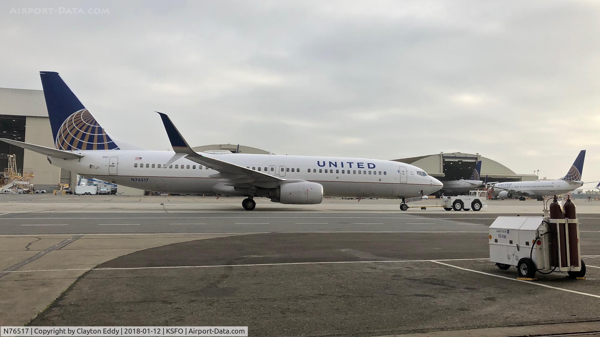 N76517, 2008 Boeing 737-824 C/N 31628, SFO 2018.