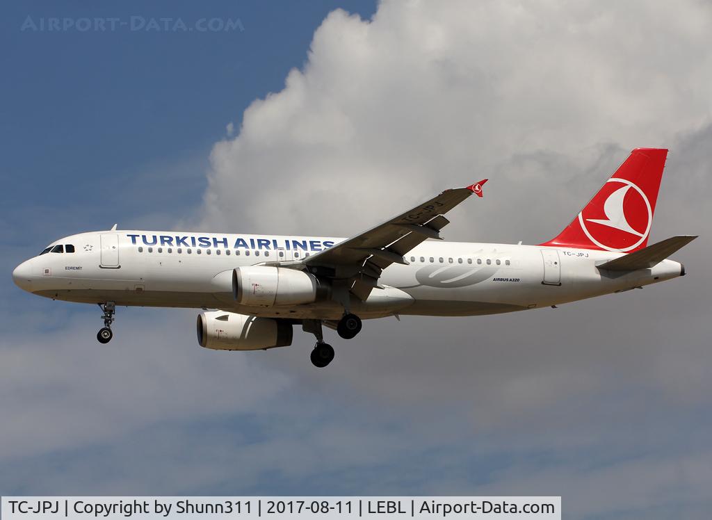 TC-JPJ, 2007 Airbus A320-232 C/N 3239, Landing rwy 25R