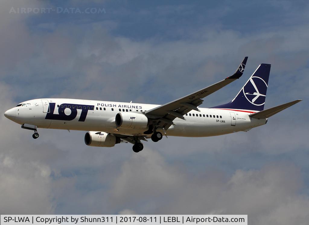 SP-LWA, 2005 Boeing 737-89P C/N 30682, Landing rwy 25R