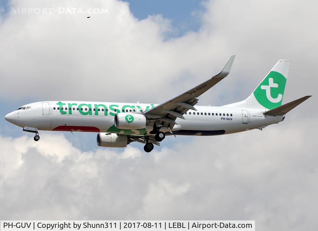 PH-GUV, 2012 Boeing 737-8EH C/N 39609, Landing rwy 25R