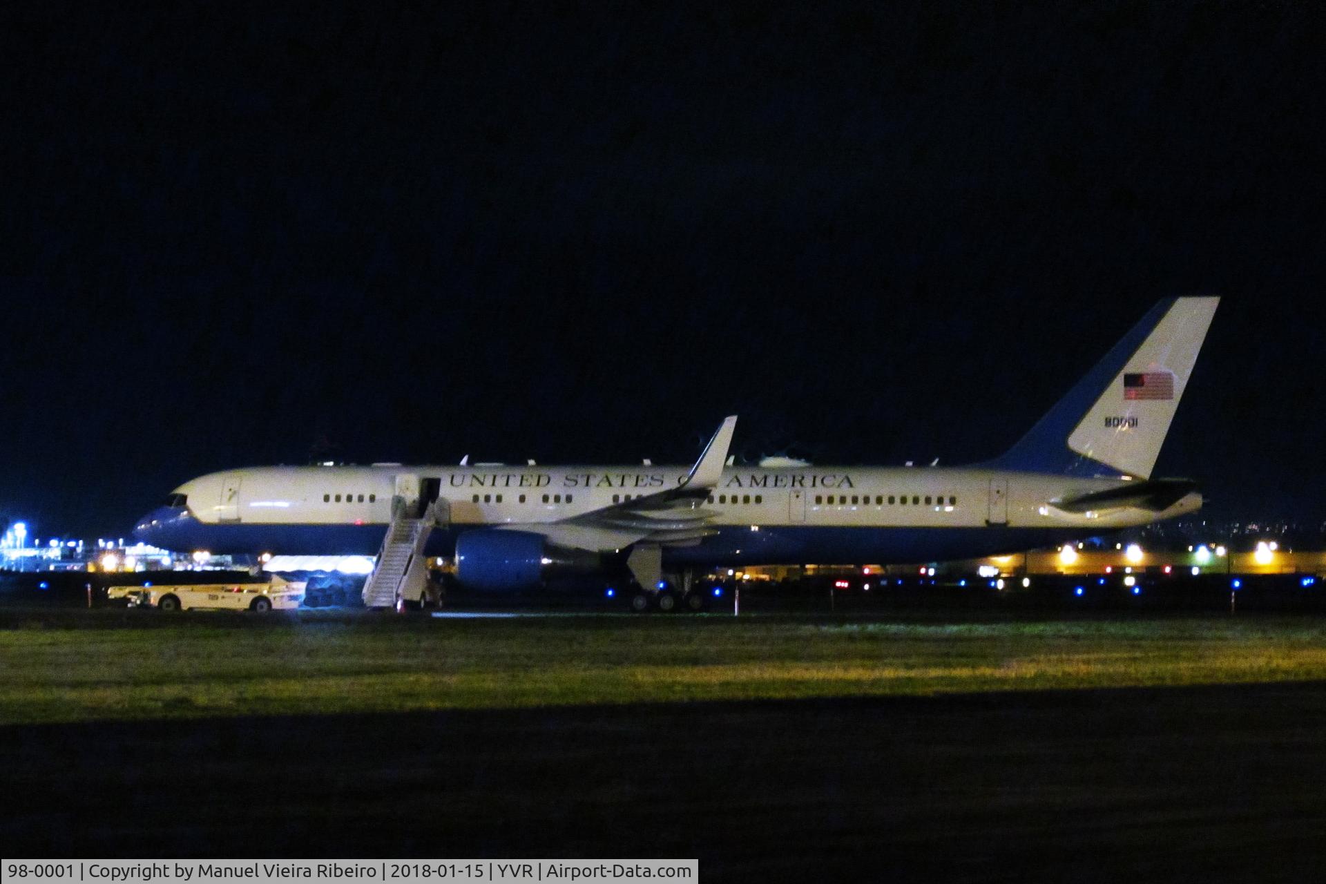 98-0001, 1998 Boeing VC-32A (757-200) C/N 29025, In Vancouver for Korea Summit.
